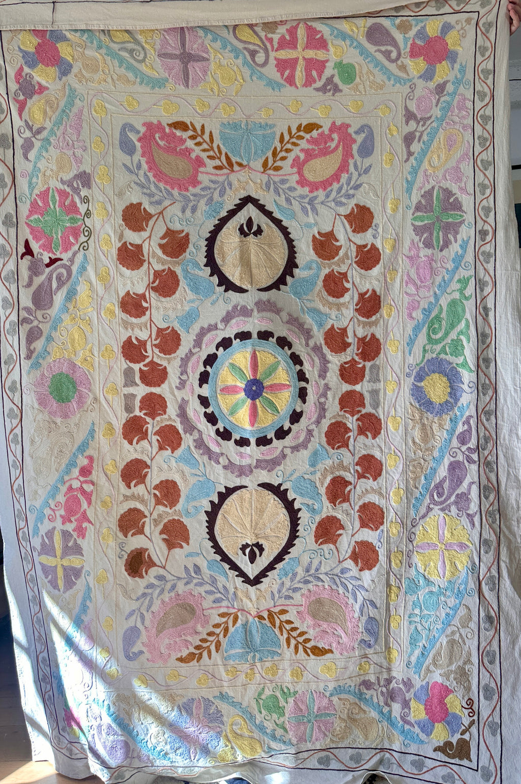 Mochi blanket, hand-embroidered No.15