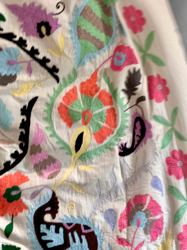 Mochi blanket, hand-embroidered No.14