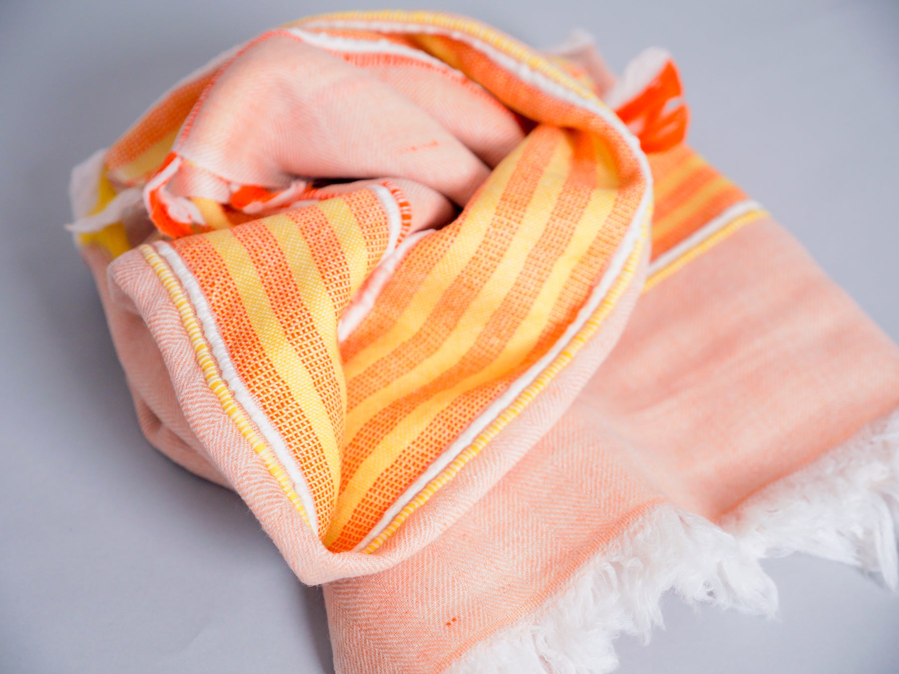 Himalaya Pomelo Cashmere Scarf Secondary image