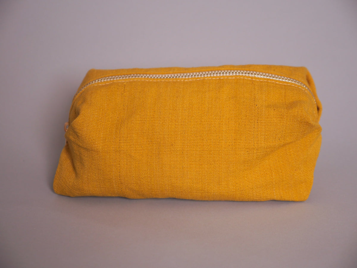 Trousse en coton “Faso Dan Fani”. Tissée au Burkina Faso, confectionnée en France .