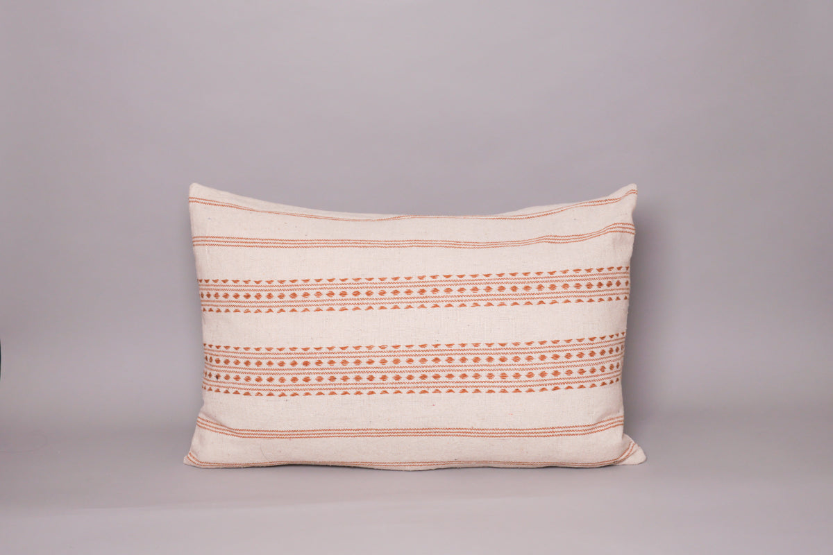 Housse de coussin en coton tissé main 40 x 60 cm  Main image