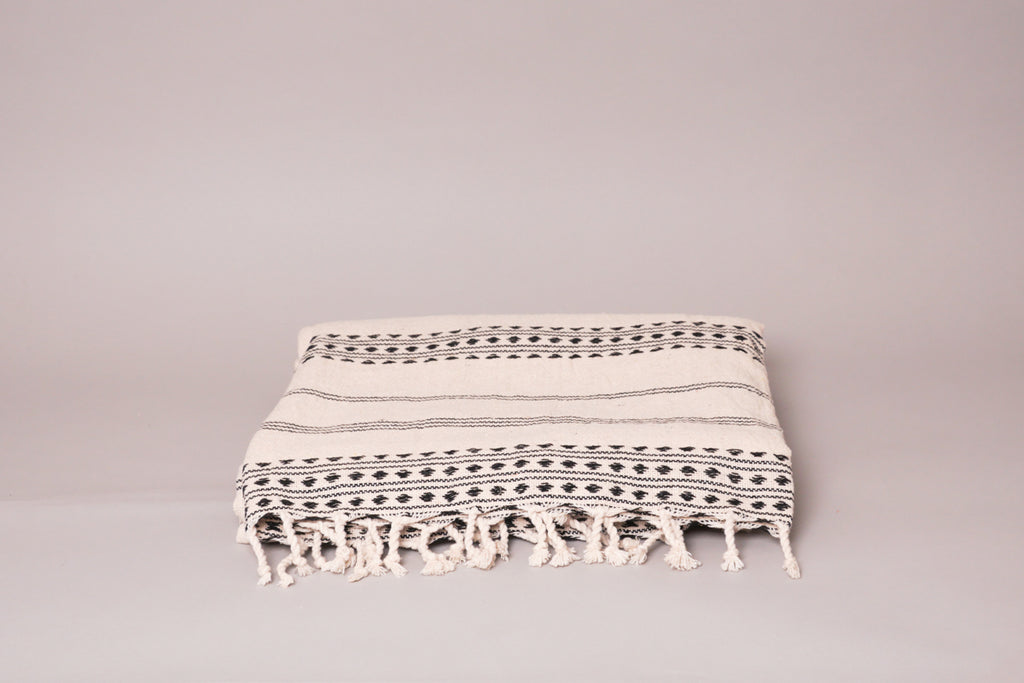 Plaid tisse main en noir et ecru