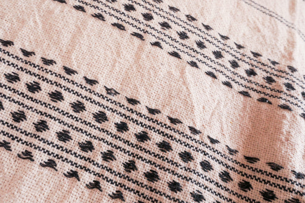 Plaid tisse main en noir et ecru