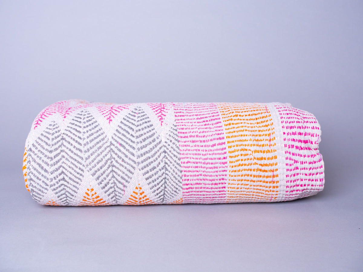 Kantha textile brodé main vintage. Main image