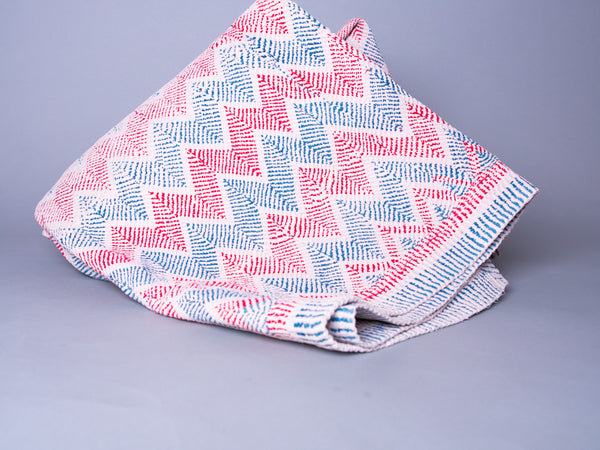 Artisanat millénaire de récupération de textiles. Magnifique&nbsp; couvre-lit kantha vintage de Bengale