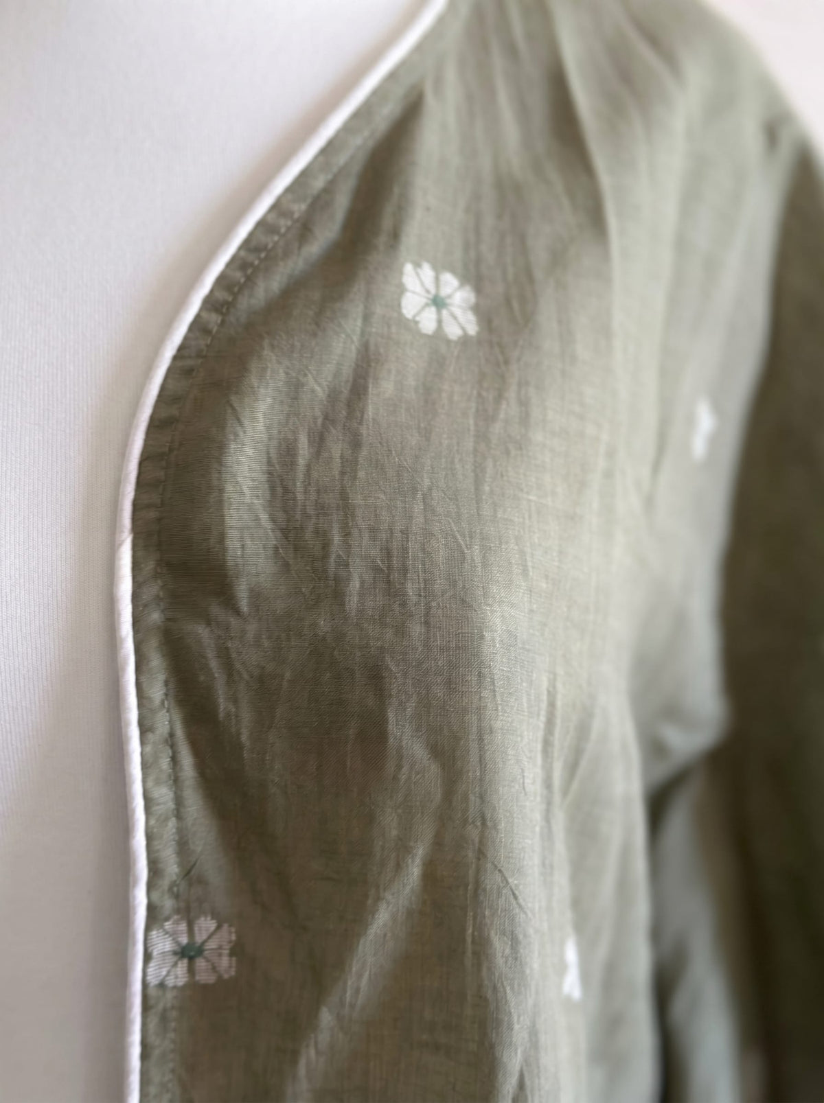 Jamdani Robe Khaki, Handwoven, Dawn Daisy