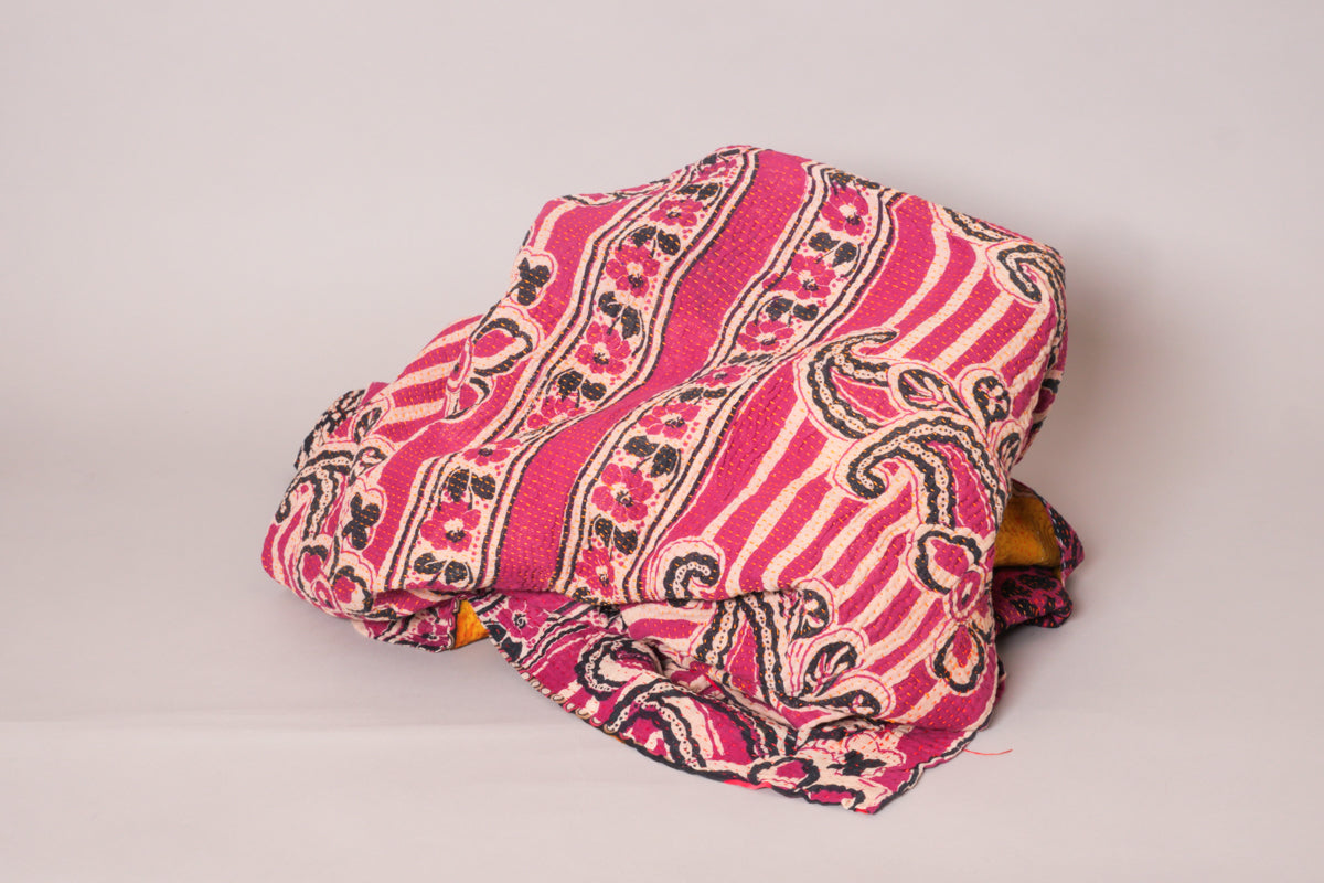 Kantha sari couvre-lit Saffron Hibiscus