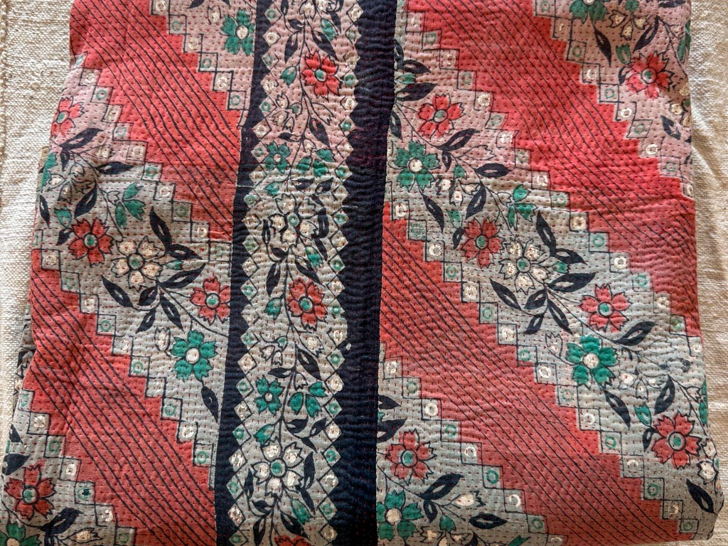 Vintage Kantha Bedspread in Recycled Cotton: Pink Paw