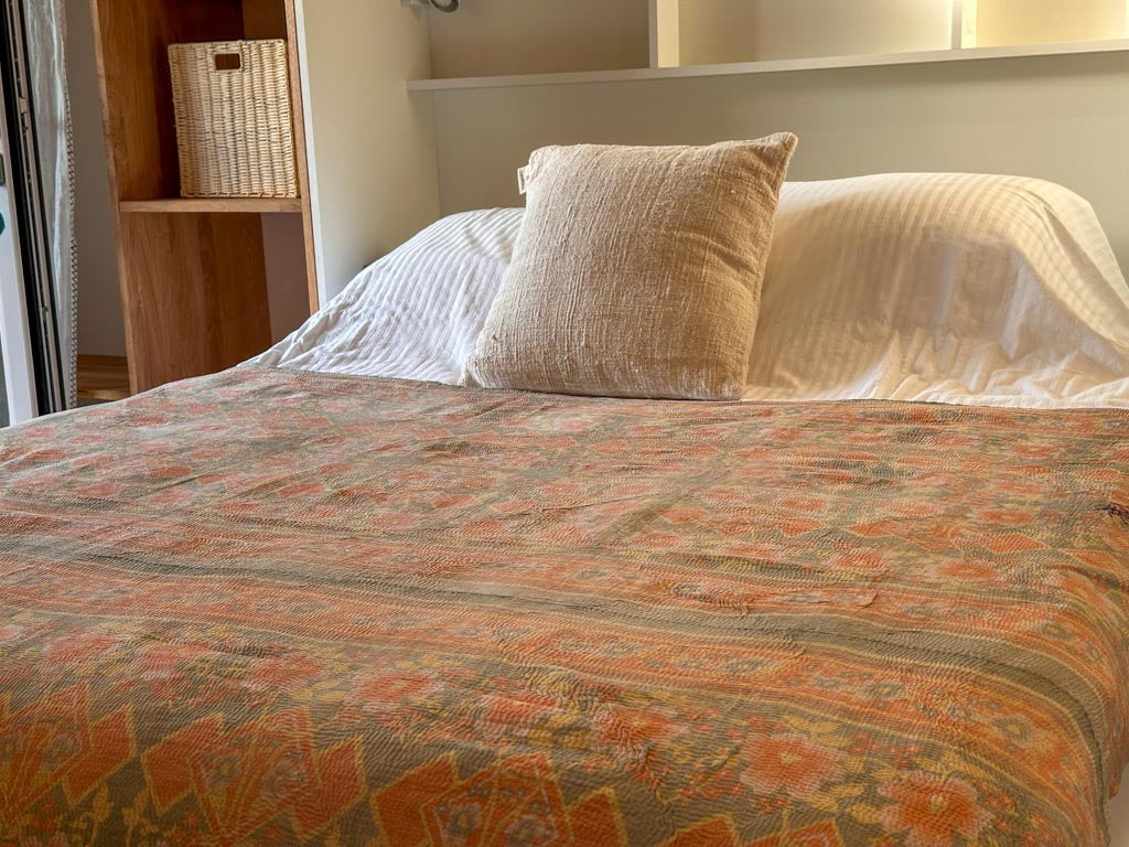 Vintage Kantha Bedspread in Recycled Cotton: Pink Pastel