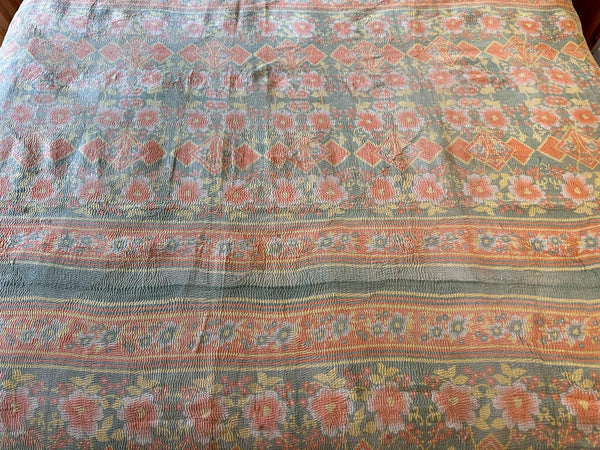Vintage Kantha Bedspread in Recycled Cotton: Pink Pastel