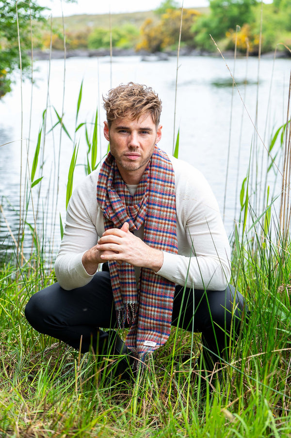 McNutt merino lambswool scarf, navy peach check
