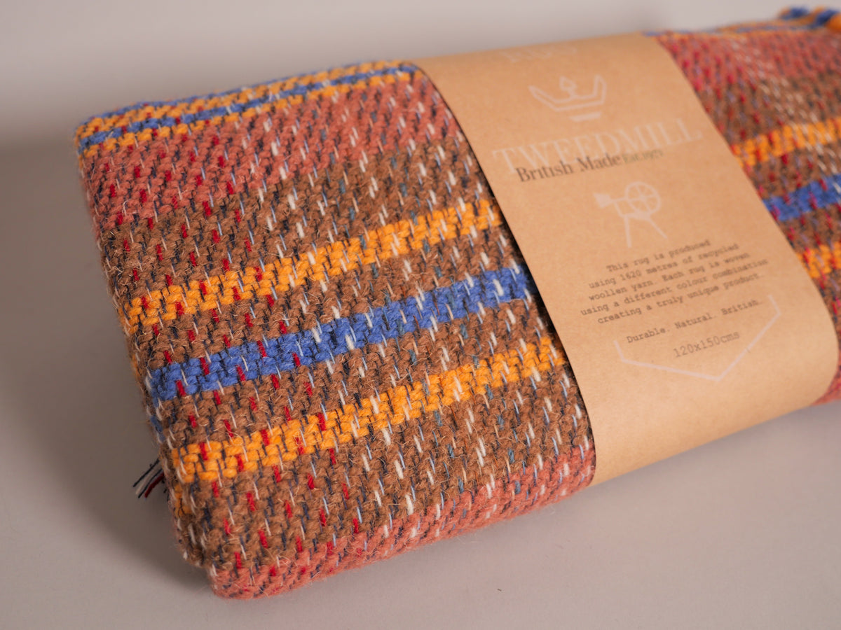 Plaid en laine recylée ; fabrique en Royaume Uni. British Made.