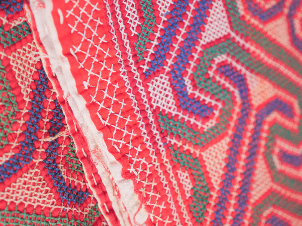 Vintage cross-stitch throw, Bengal