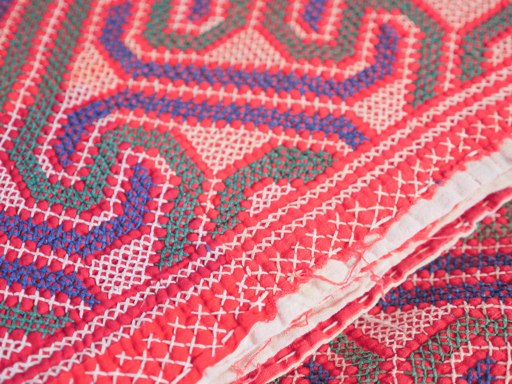 Vintage cross-stitch throw, Bengal