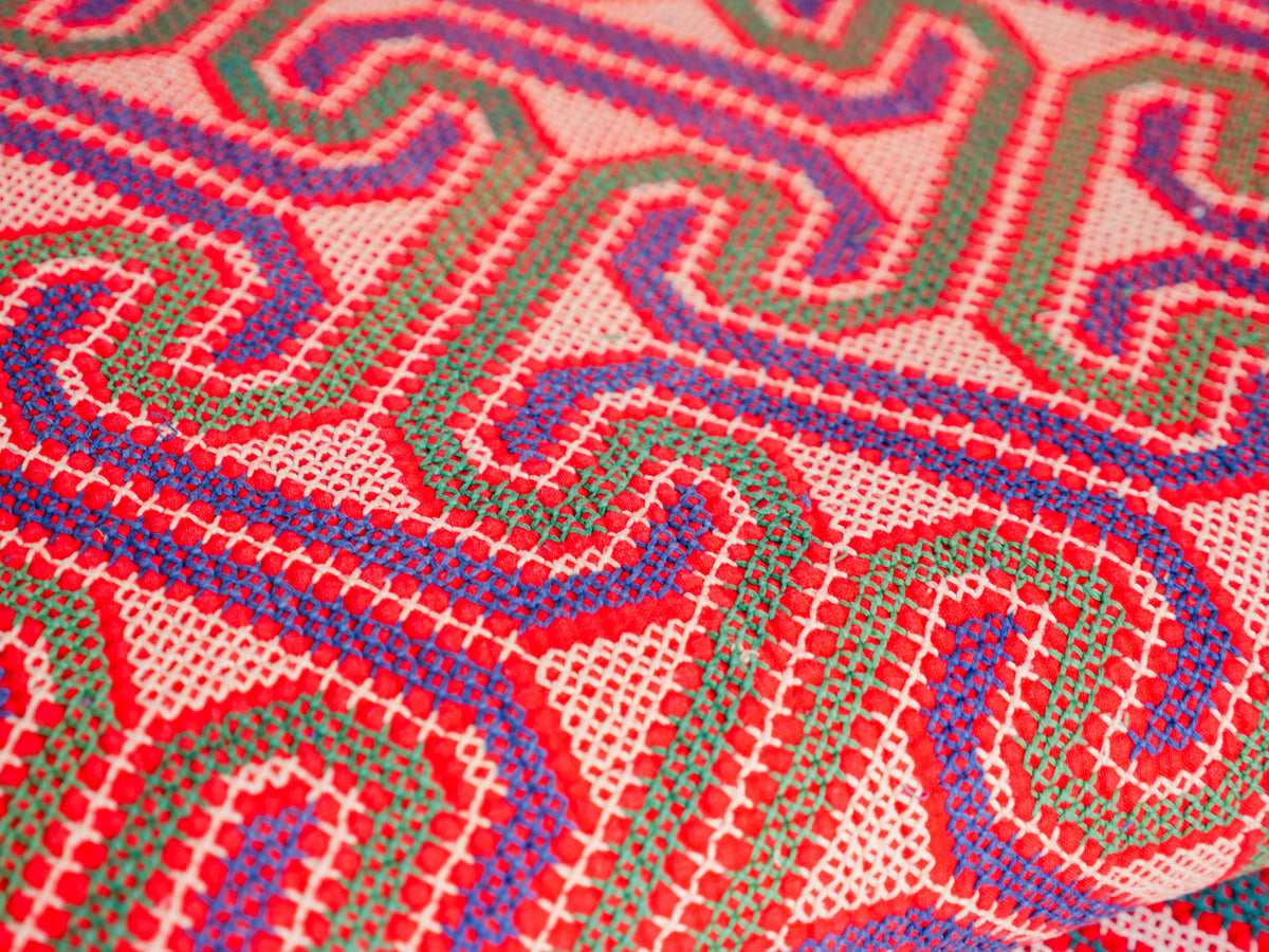 Vintage cross-stitch throw, Bengal