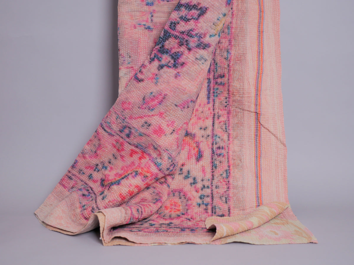 Couvre-lit kantha vintage imprimé. 