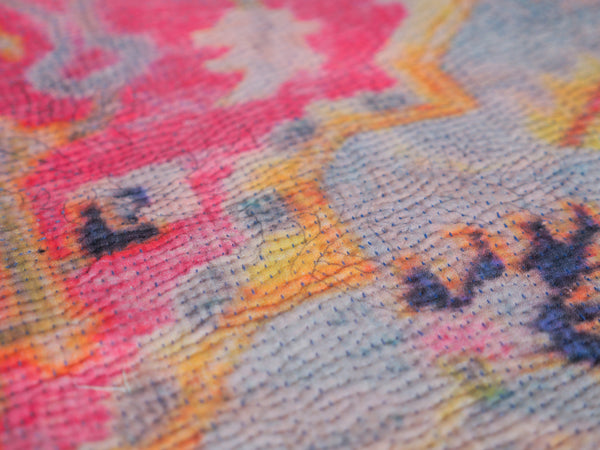Couvre lit brodé main kantha avec motif imprimé