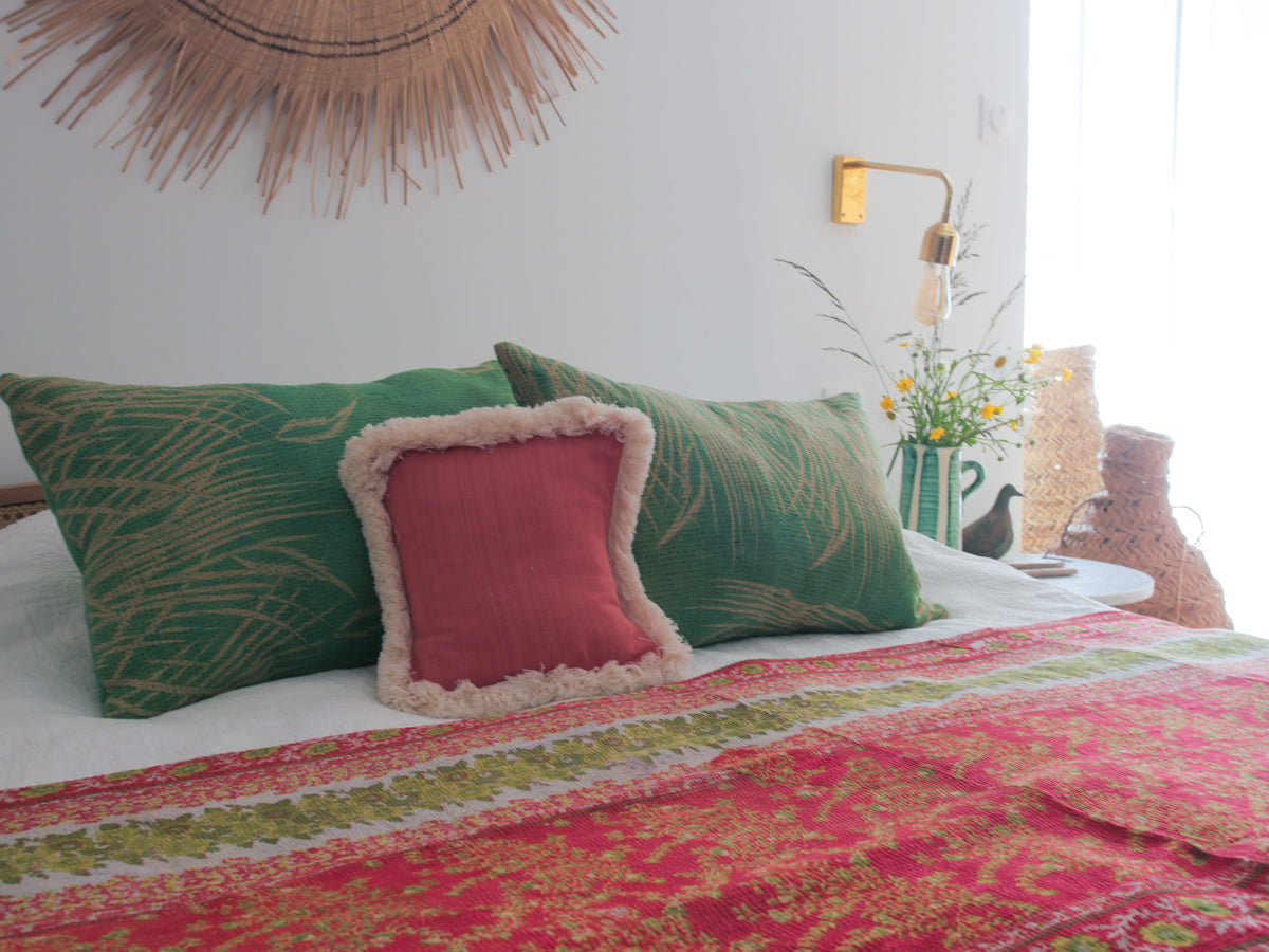 Kantha sari bedspread No. 160 "Cottage Garden", hand-embroidered recycled cotton