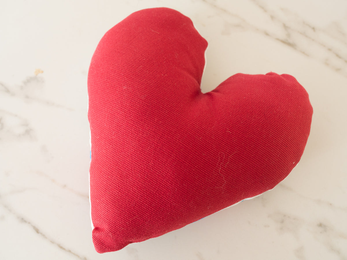 Coeur brodé main. Afrique du sud. Heartworks. 