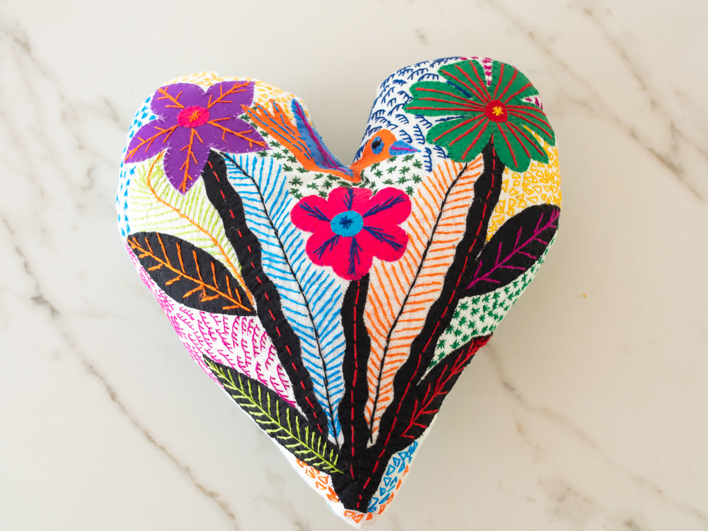 Coeur brodé main. Afrique du sud. Heartworks. 
