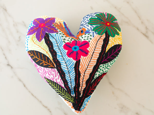 Coeur brodé main. Afrique du sud. Heartworks. 