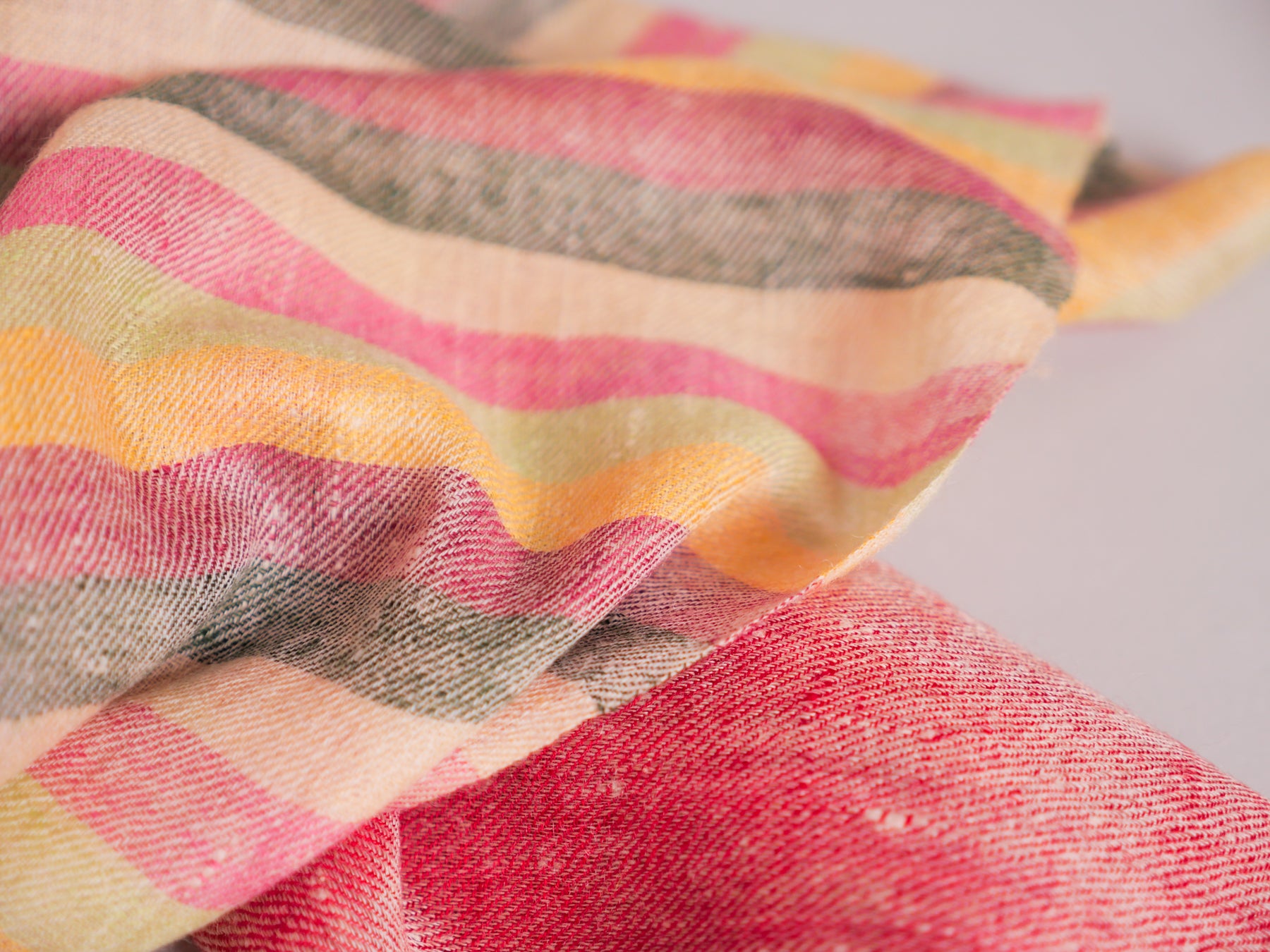 Handwoven Srinagar pashmina Secondary image
