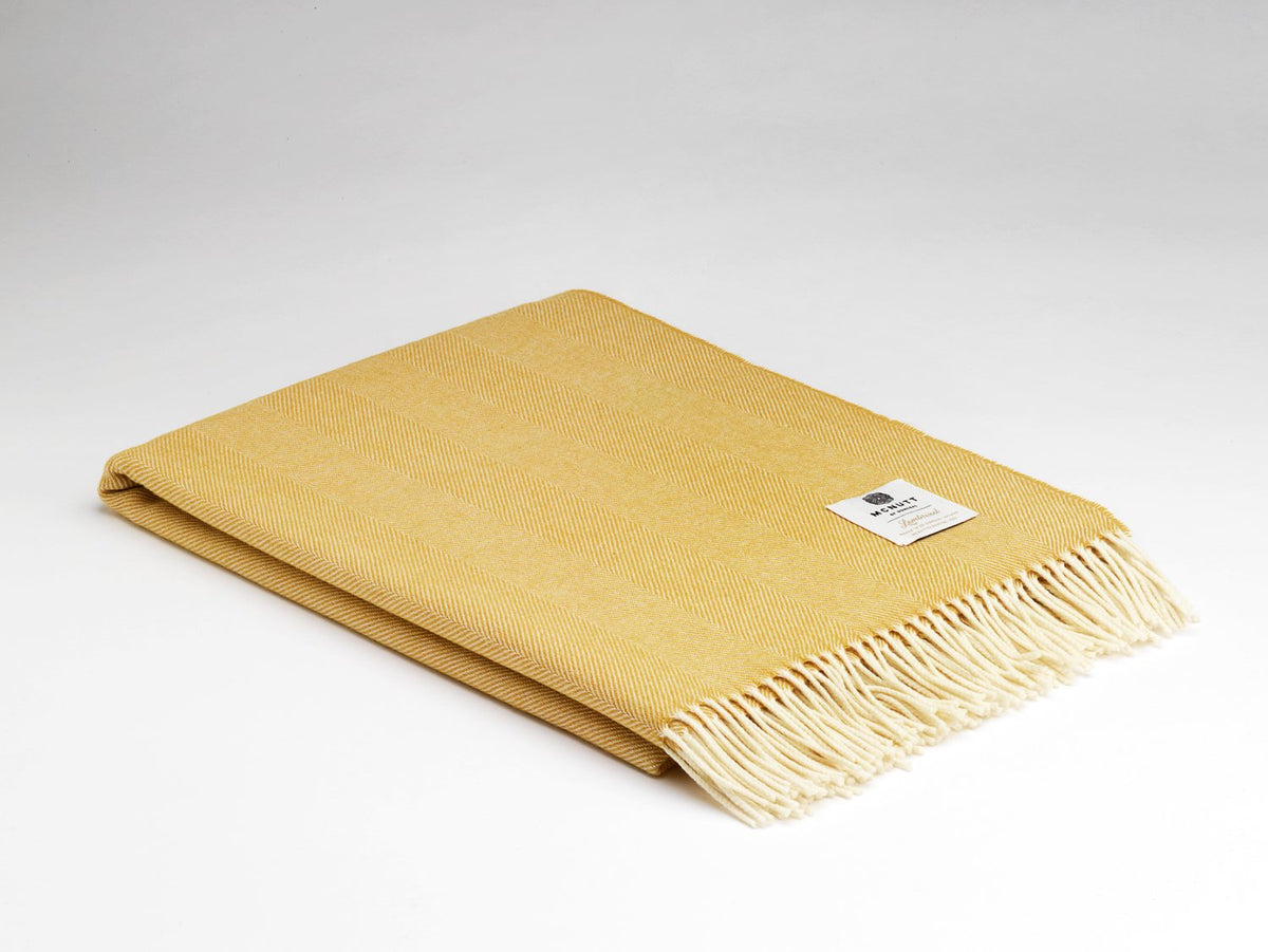 Merino lambswool throw, yellow - lemon sorbet Main image