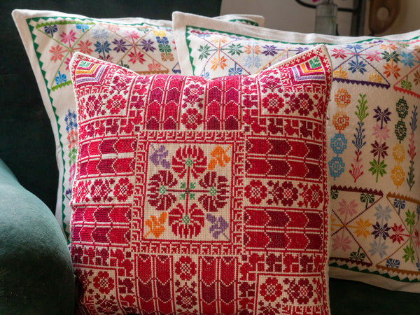 Tatreez cushion Red Jerusalem