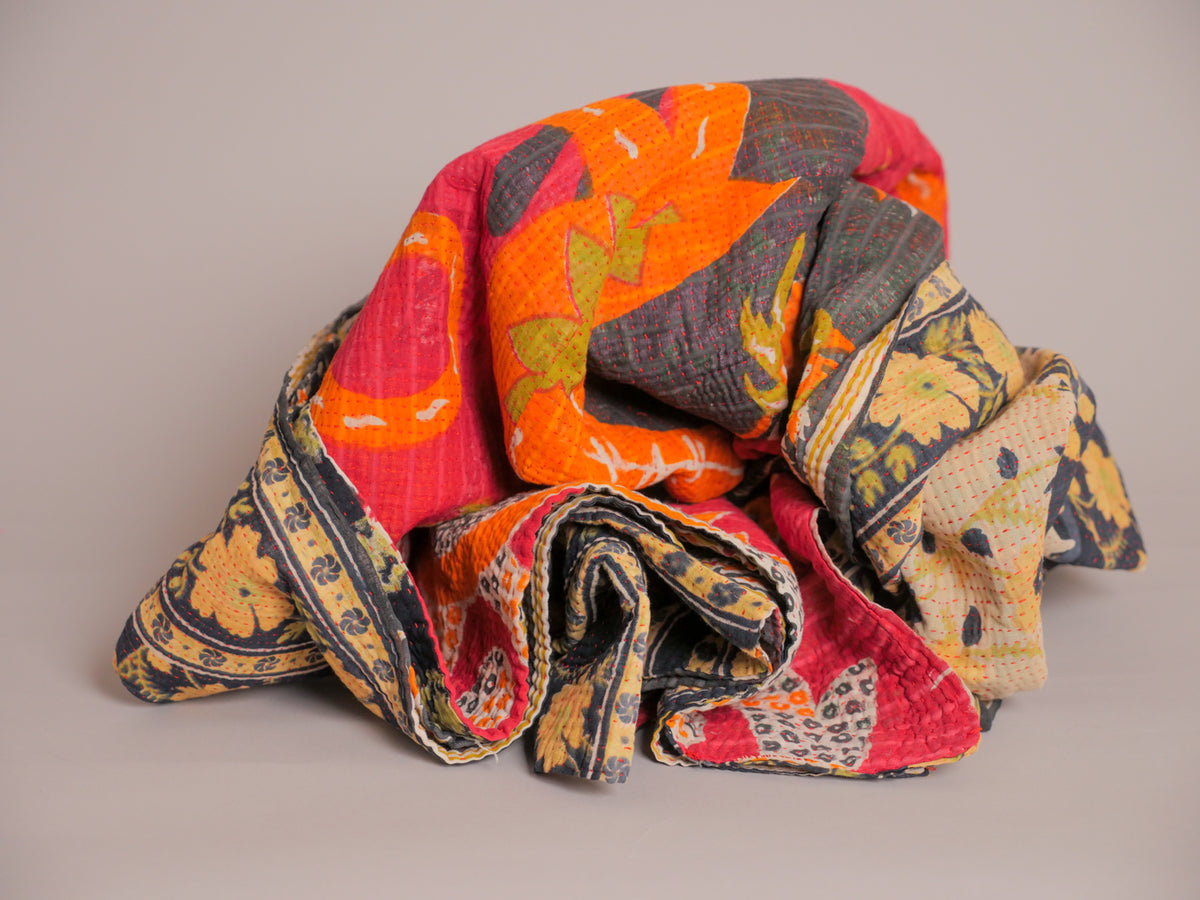 Navy, daisy kantha