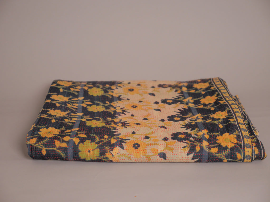 Navy, daisy kantha
