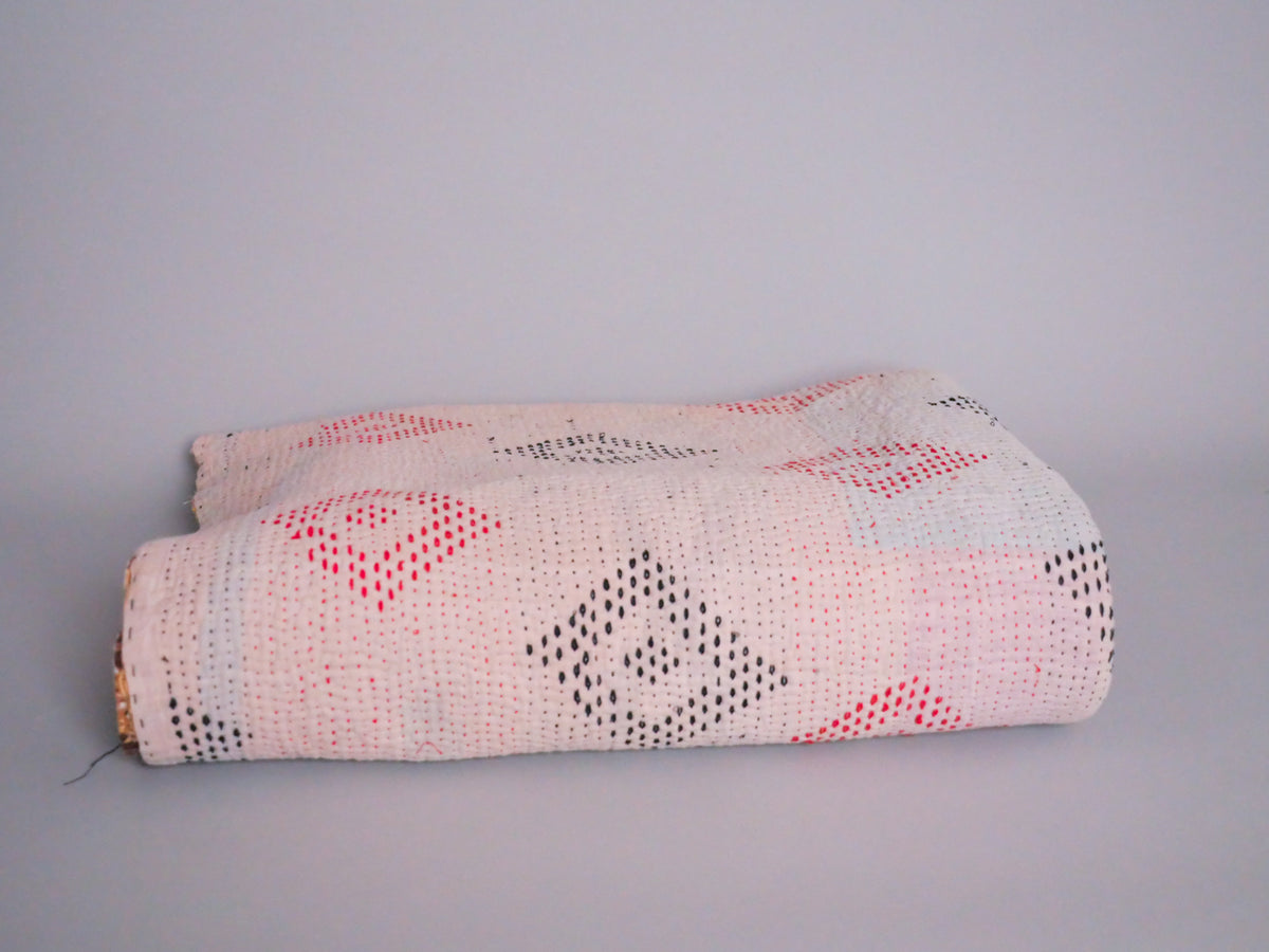 Vintage Kantha Bedspread in Recycled Cotton No.123 "White Diamonds" Main image