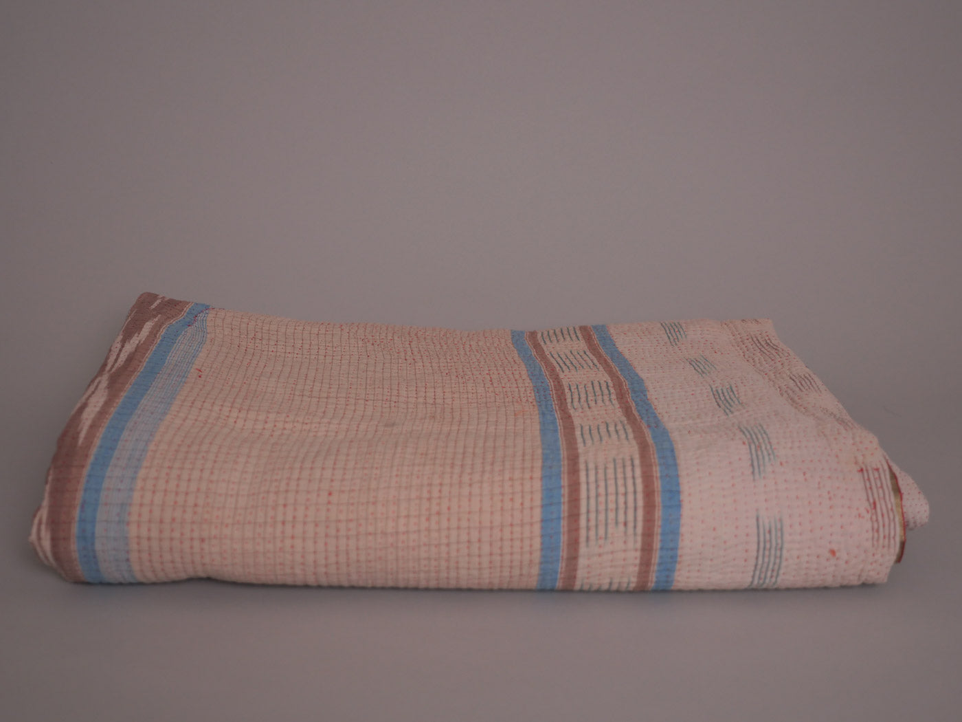 Vintage Kantha Bedspread in Recycled Cotton No.130 "Tiny Flowers" Secondary image