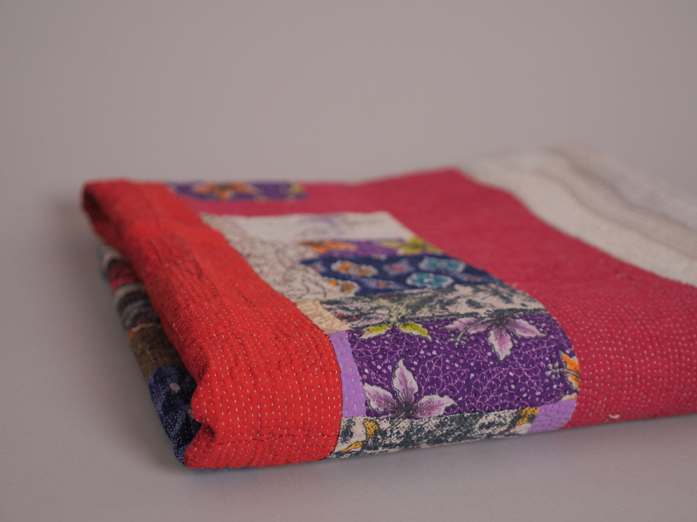 Vintage Bedspread in Recycled Cotton Patchwork Secondary image