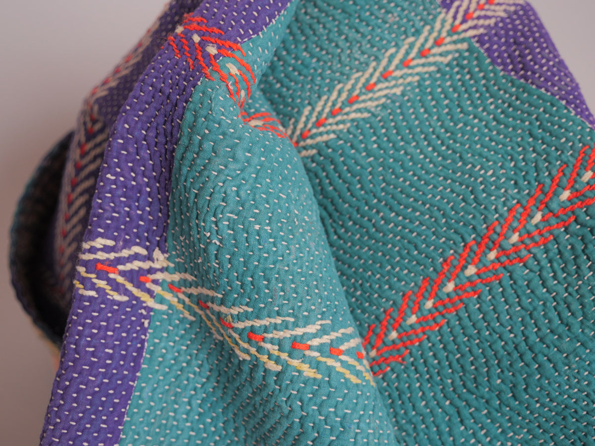 Vintage Kantha Bedspread in Recycled Cotton No.117 "Suns"