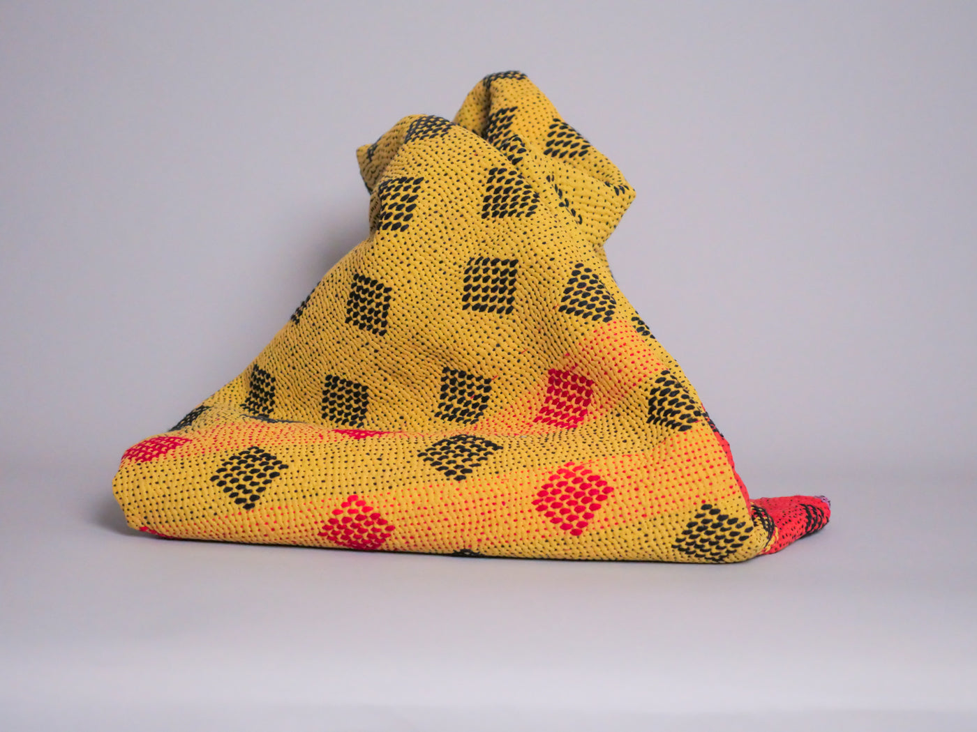 Vintage Kantha Bedspread in Recycled Cotton No.116 "Black Diamonds" Secondary image