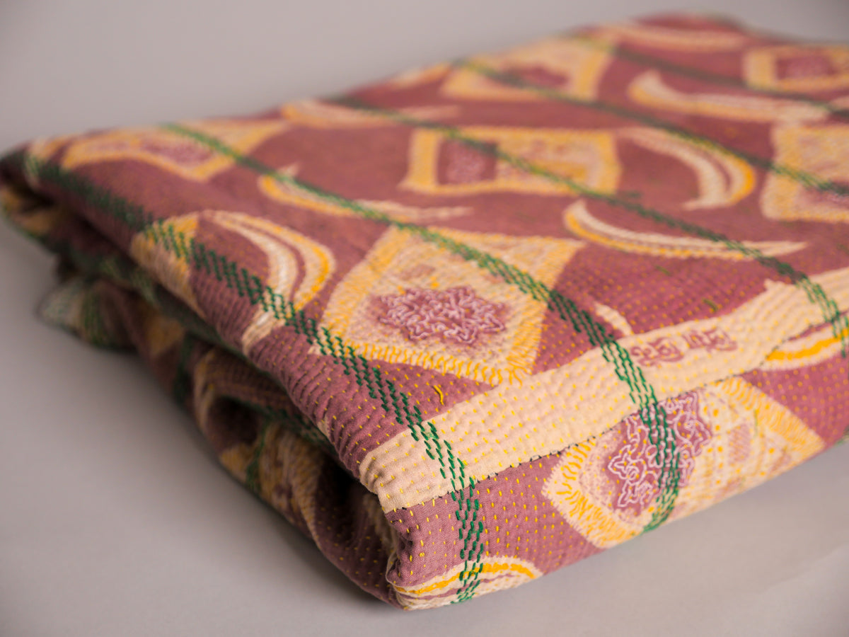 Kantha sari bedspread "Ikat horizon" hand-embroidered recycled cotton