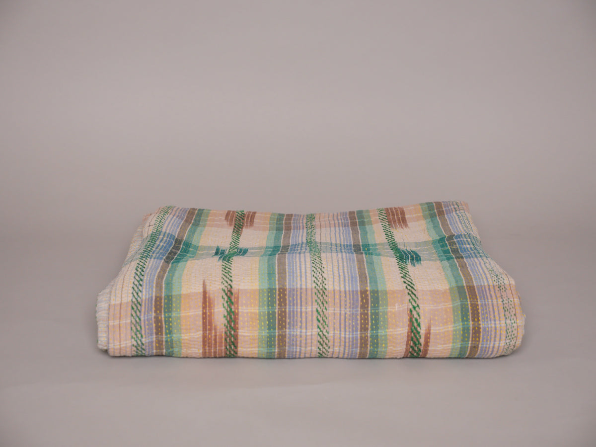 Kantha sari bedspread "Ikat horizon" hand-embroidered recycled cotton