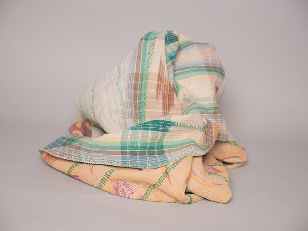 Kantha sari bedspread "Ikat horizon" hand-embroidered recycled cotton