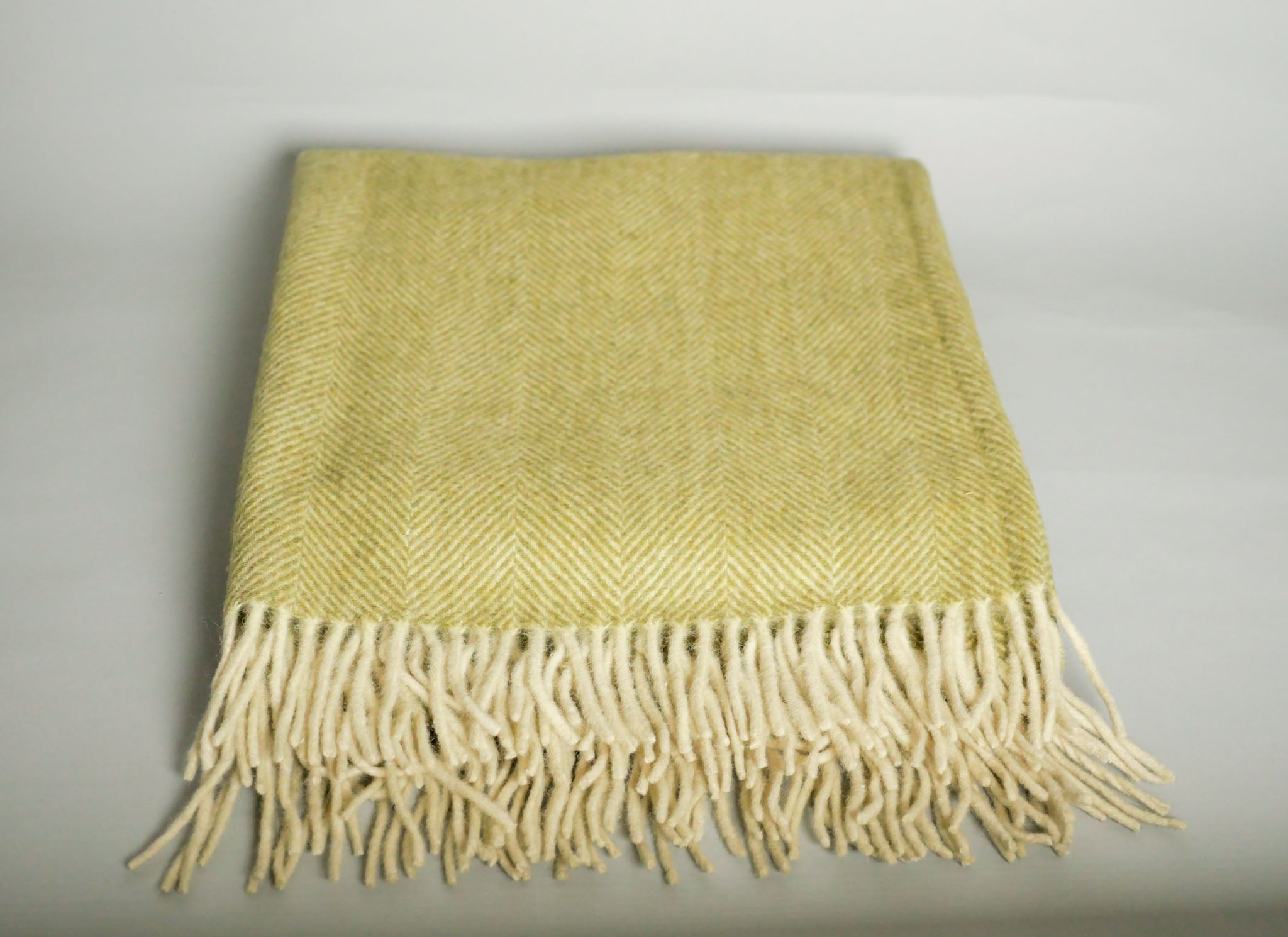 NEW 100% Handwoven Wool Throw: Green Secondary image
