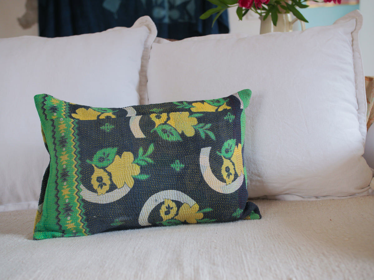 Housse de coussin kantha Main image