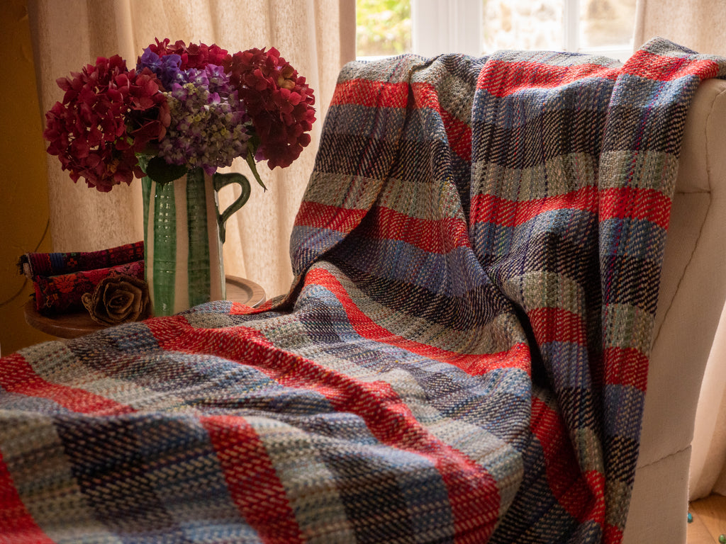 Khadi blanket, handwoven in recycled wool No.9