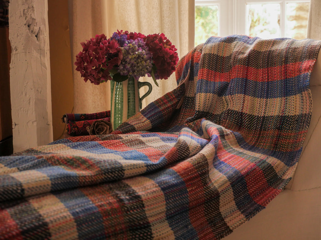 Khadi blanket, handwoven in recycled wool No.15