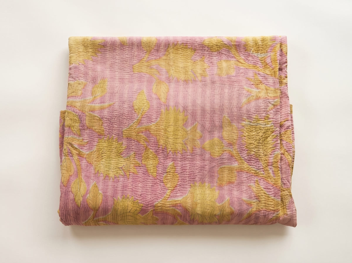 Plaid kantha en rose et jaune Main image
