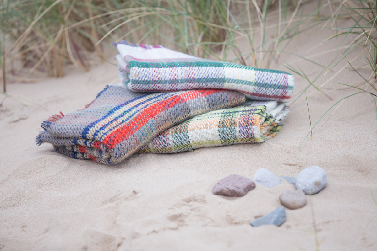 Plaid en laine recyclé.