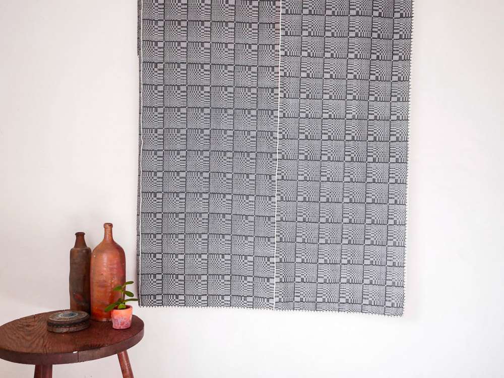 Binakul textile, couverture, tissé main au Philippines. Hand loomed textile from the Philippines. Main image