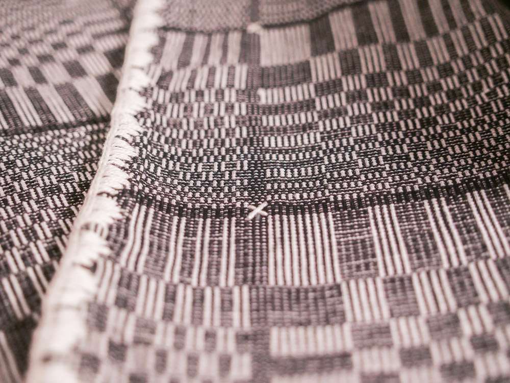 Handloom Binakol throw, Fan motif