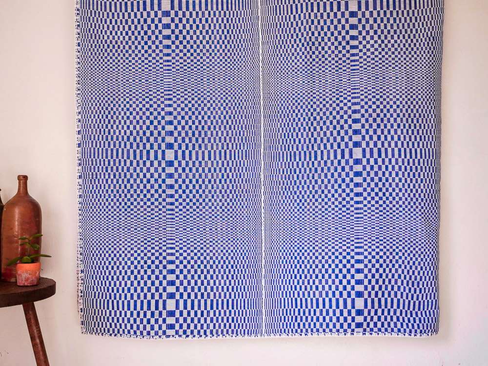 Binakul textile, couverture, tissé main au Philippines. Hand loomed textile from the Philippines. Main image