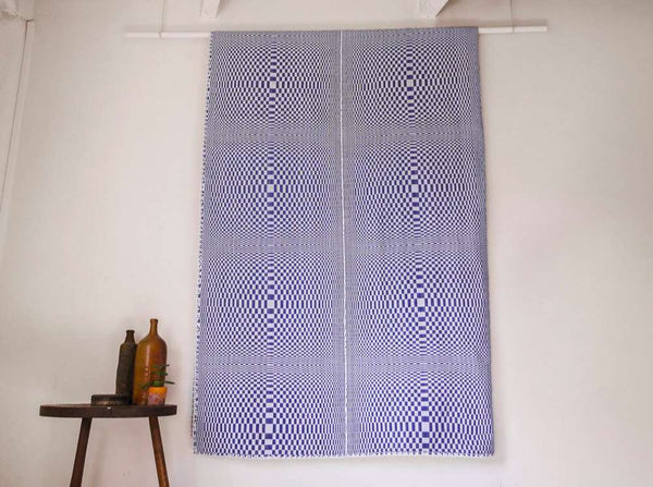 Binakul textile, couverture, tissé main au Philippines. Hand loomed textile from the Philippines.