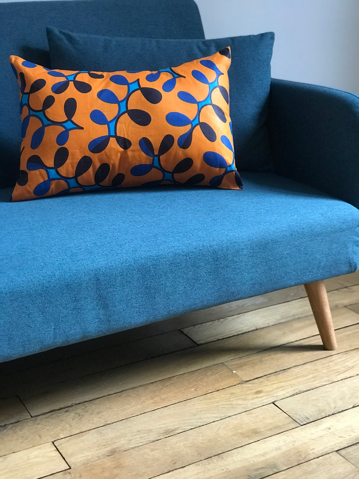 Blue vine, cushion cover