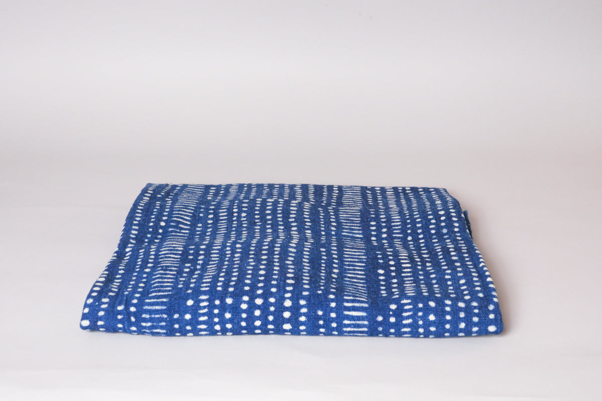 Throw, Cloth Indigo Dots Secondary image
